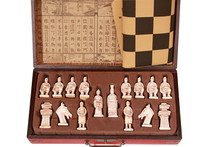 象棋立体秦俑人物象棋兵马俑棋子皮革棋盘木制棋盒