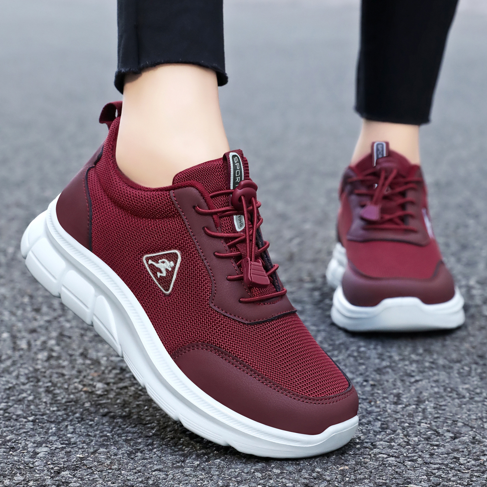 Zapatos de mujer de primavera de poliuretano zapatos casuales zapatos de pareja zapatos de malla ligera con suela suave zapatos cómodos zapatos de madre