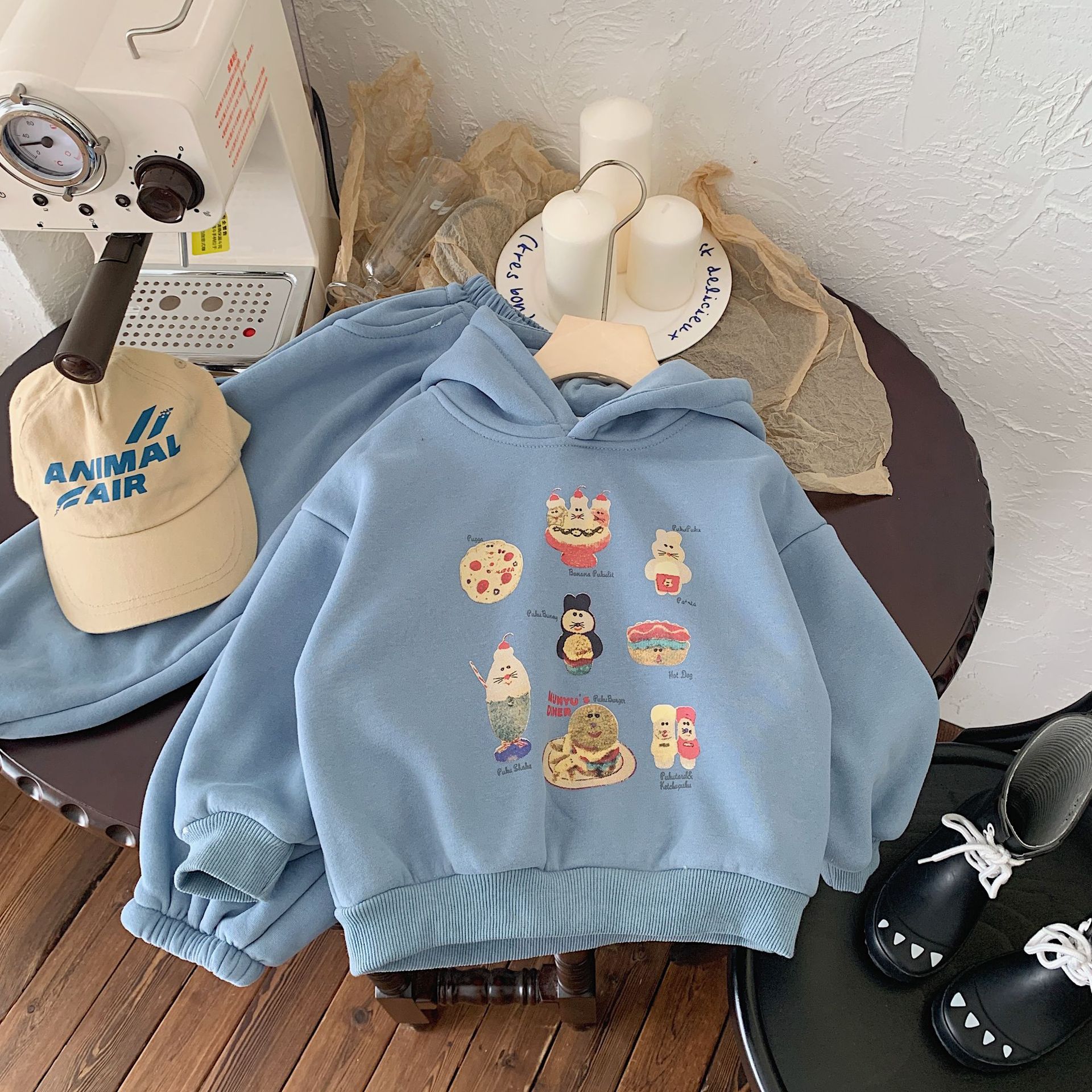 Kinder 2023 Bangcheng Winter Edition Koreanische Jungen-Mädchen-Pizza-Kapuzen- und Samtpullover-Zweiteiler_voghion.com