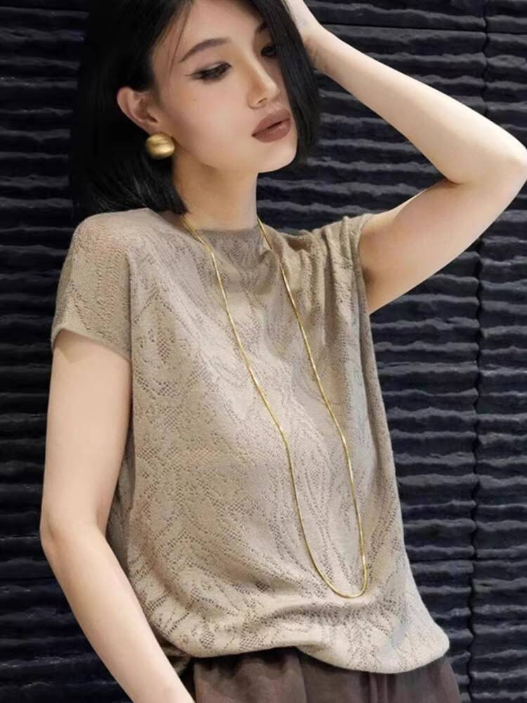 Áo thun nữ ngắn tay cổ tròn chất liệu jacquard, thiết kế vai rã, phong cách Hàn Quốc — Màu cà phê