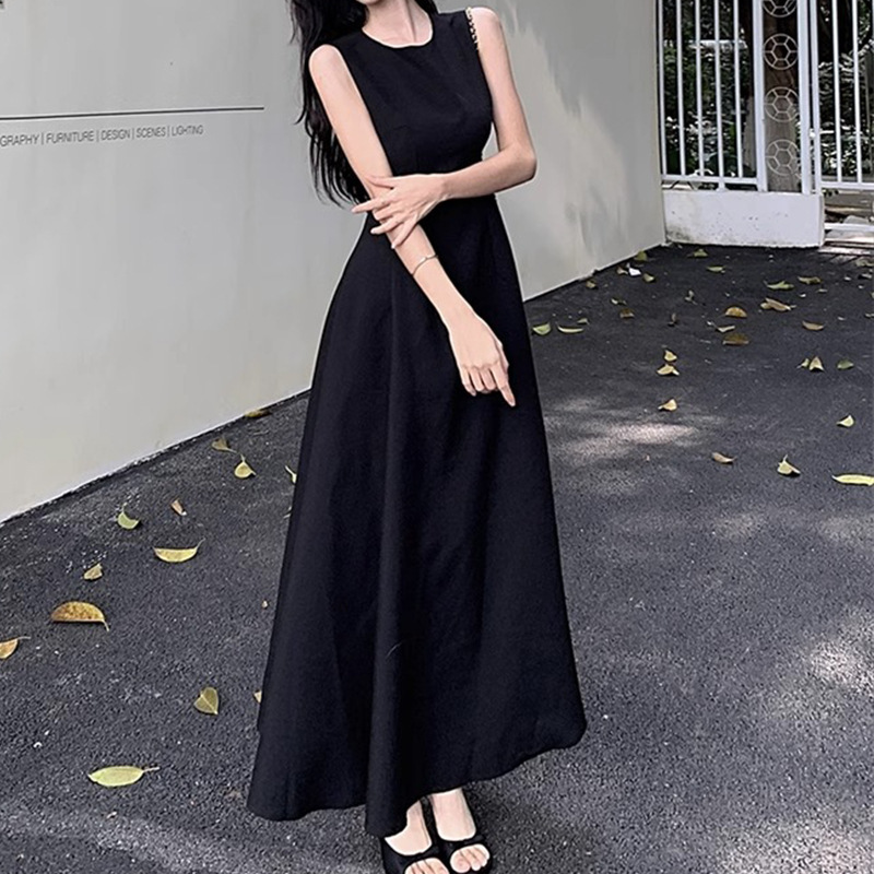 黑色连衣裙子女夏季2025新款法式气质感无袖背心收腰显瘦长裙|undefined