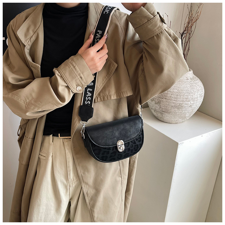 Niche Premium Feeling Crossbody Leopard Satteltasche Damen Neue Retro Mode Schultertasche_voghion.com