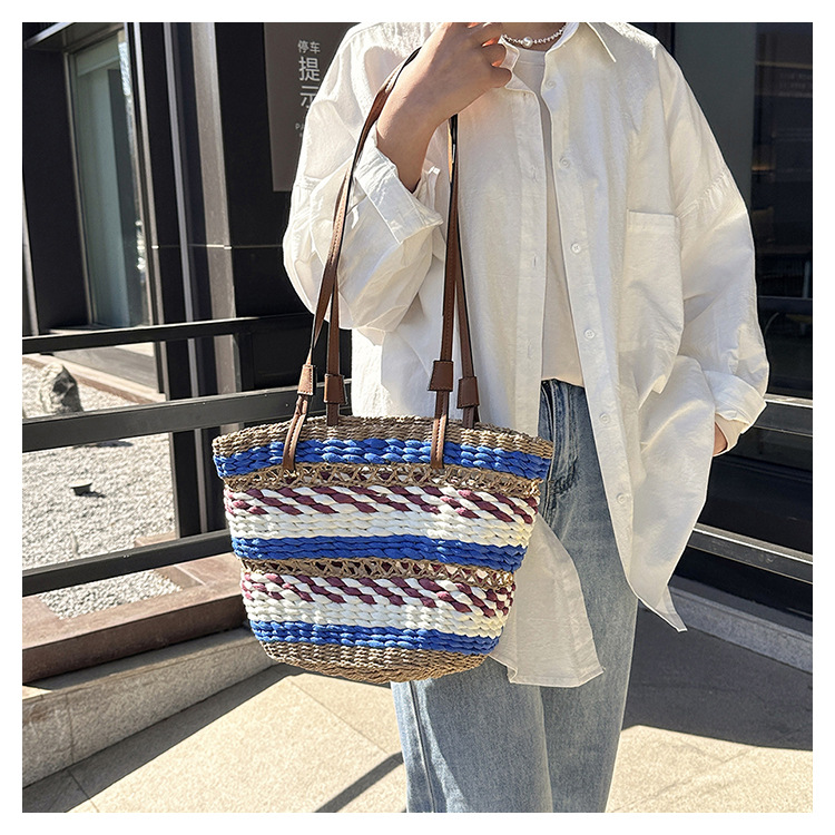 Women's Small Spring&summer Straw Color Block Vacation Bucket Open Bucket Bag display picture 3
