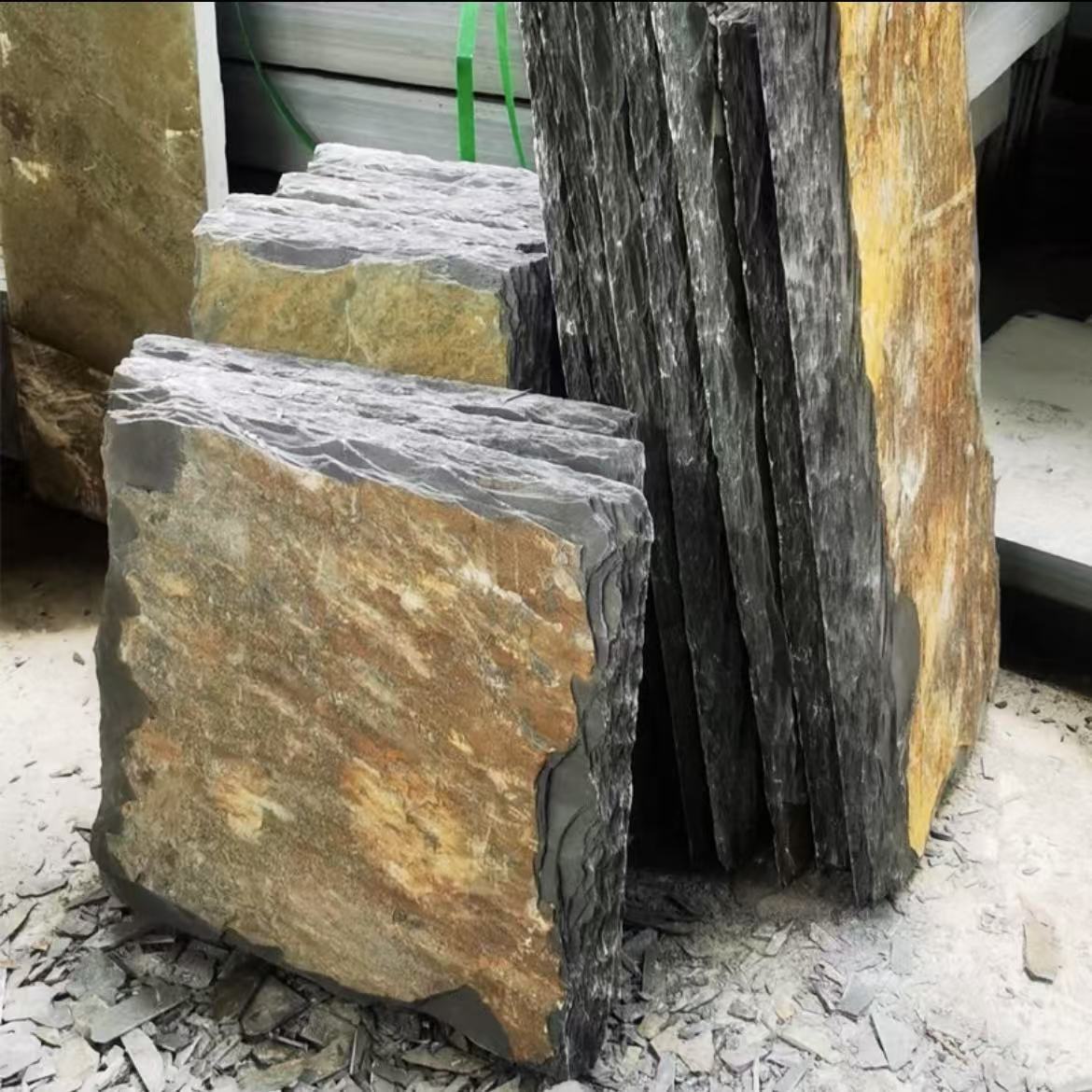 Необработанный край ручной работы ржавого цвета 30*60см, толщина около 3см.