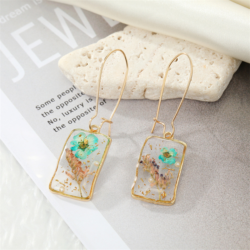 Stone-Free Inlay Material Dangling Earrings Classification 1 Pair Simple Style Dried Flower Epoxy Transparent Synthetic Resin Alloy Dangling Earrings