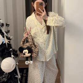 奶黄碎花睡衣女春秋款长袖V领开衫宽松垂坠感家居服套装可外穿