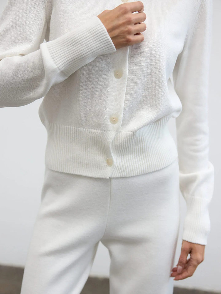 Bộ đôi áo len dệt kim cổ tròn tay dài và quần ống rộng cạp cao dây rút phong cách casual — Màu cà phê, Màu trắng, Màu xanh dương chi tiết 7