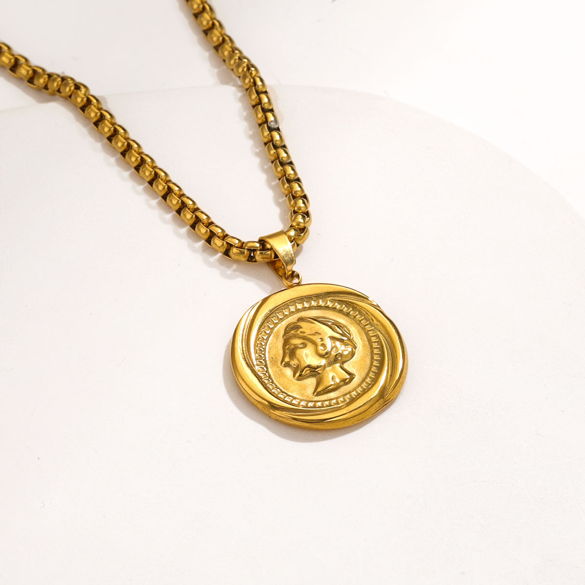 Acero inoxidable reina colgante titanio acero rey moneda collar DIY mujer moneda colgante redondo accesorios de la joyería