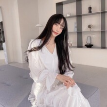 2025秋季新款韩国东大门女神气质V领荷叶花边拼接连衣裙