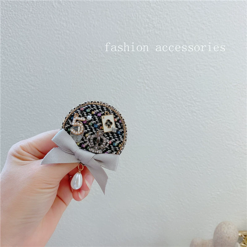 Retro trend trench coat, elegant accessory, brooch, pin, Chanel style