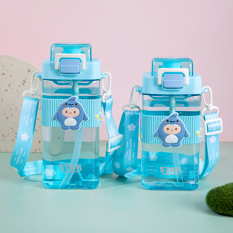 Taza de plástico cuadrada de huevo de alto valor facial, taza de agua de paja deportiva conveniente, taza de viaje conveniente y encantadora de gran capacidad.