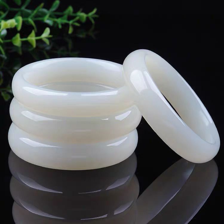 Vòng tay ngọc Hetian Tân Cương màu trắng xanh nhạt, đường kính trong 53–62 mm — [Kích thước trung bình] Kiểu dáng thông thường màu trắng béo mutton là kiểu duy nhất trong cuộc đời tôi, [Kích thước trung bình] Một trong những mẫu thông thường màu xanh và trắng duy nhất là một mẫu trọn đời chi tiết 5
