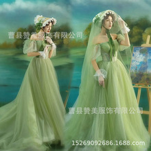 新款影樓主題個人外景旅拍法式復古油畫風彩紗夢幻綠色輕婚紗禮服