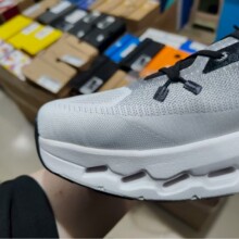 ����Ь ��ԭ�汾On ���� Clo������ӯ �Ͱ��ܲ�Ь��Ůͬ���˶�Ь