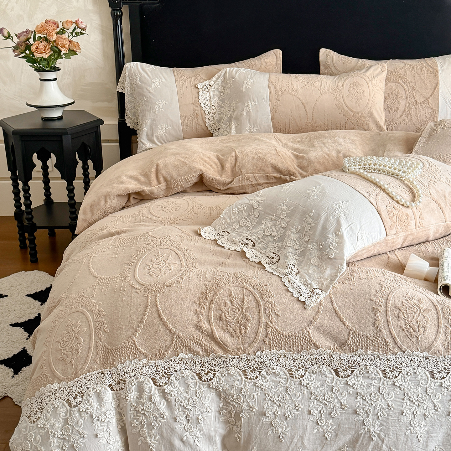 Princesa viento otoño y invierno nuevo veludo de leche de cuatro piezas para bebés cálidos estilo francés medieval ropa de cama de cuatro piezas