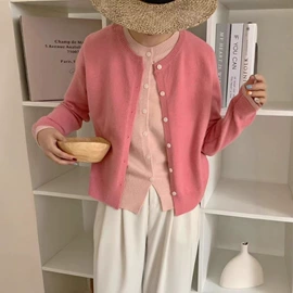 女式针织衫;女式毛呢外套;半身裙