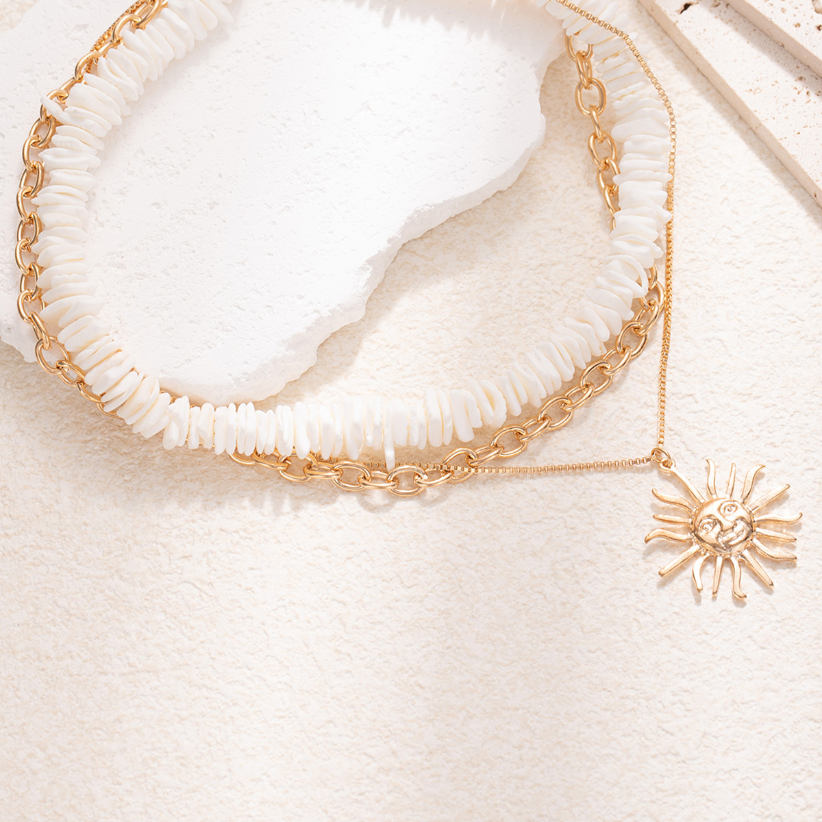 Natural Shell Necklace Hot Selling Beautiful Niche Light Luxury Jewelry Sun Pendant Multi-Layer Stacking Vacation Style_voghion.com