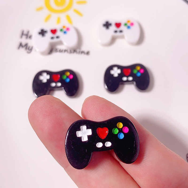 Simulación transfronteriza en blanco y negro mango de máquina de juegos DIY accesorios de resina cabello caja de papelería hebilla de zapato material de parche