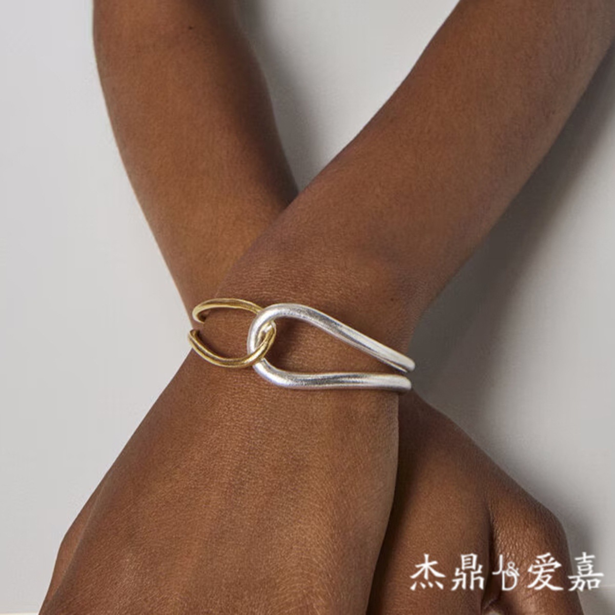 Brazalete de acero de titanio JEDING Europa y América no se desvanece, brazalete abierto, joyería de acero inoxidable, brazalete de preciosidad transfronteriza