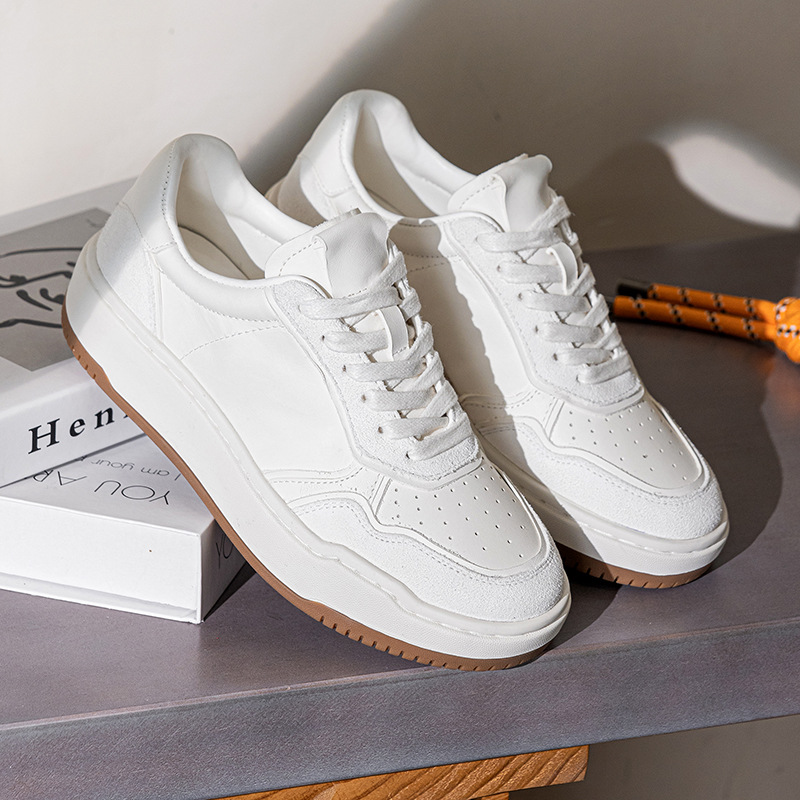 Baskets blanches en cuir lavé pour homme, style automne, chaussures d'entraînement allemandes décontractées et polyvalentes en cuir véritable._voghion.com