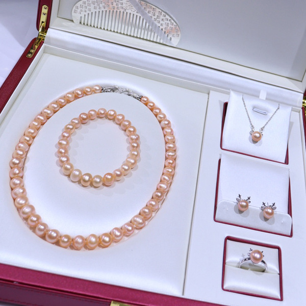 Necklace from pearl