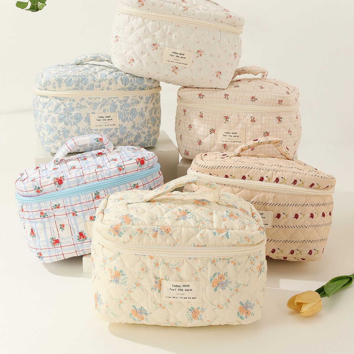Portable Large-Capacity Cosmetic Bag Small Floral Storage Portable Quilted Cotton Cute Flowers Ins Travel Students