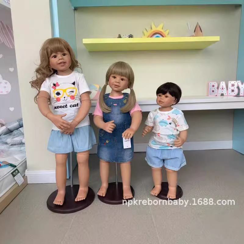 Simulación de ropa modelo muñeca 80 90cm pegamento completo muñeca conjunta 1-3 años de edad modelo de ropa para niños