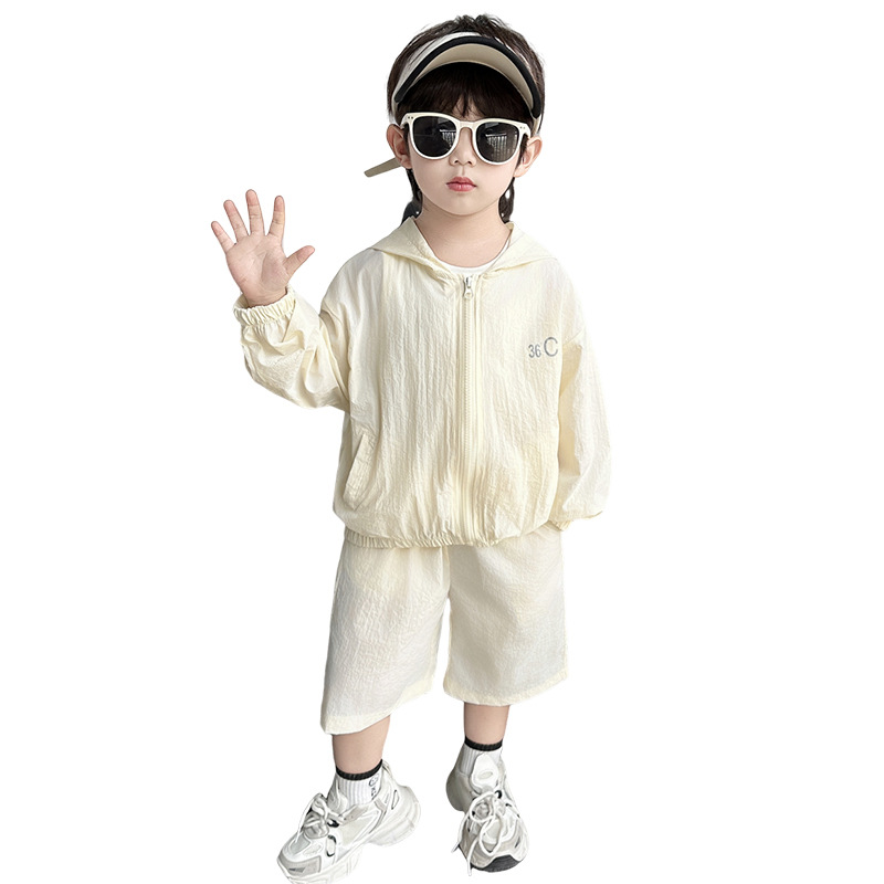 7347 Traje atractivo para niños Pantalones cortos casuales de verano para niños Ropa de protección solar de manga larga Traje exterior delgado para bebés