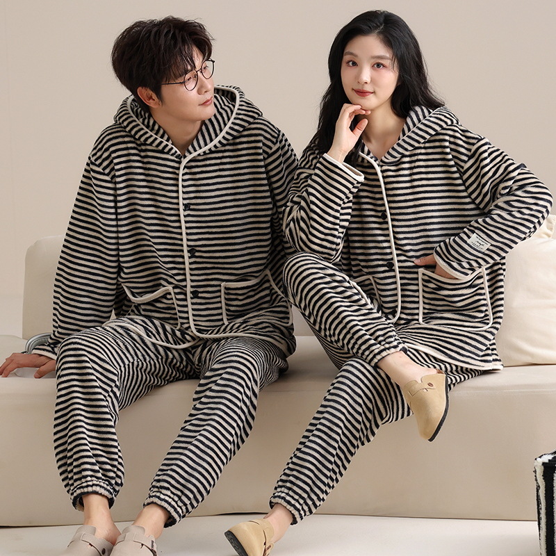 Otoño y invierno 2024 nueva pareja encapuchada pijama franela con camisa gruesa para hombres y mujeres ropa de hogar de dos piezas