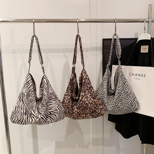 2025�n����Т���λۆ�ͬ��ins���yӡ���μ���W���������eُ���