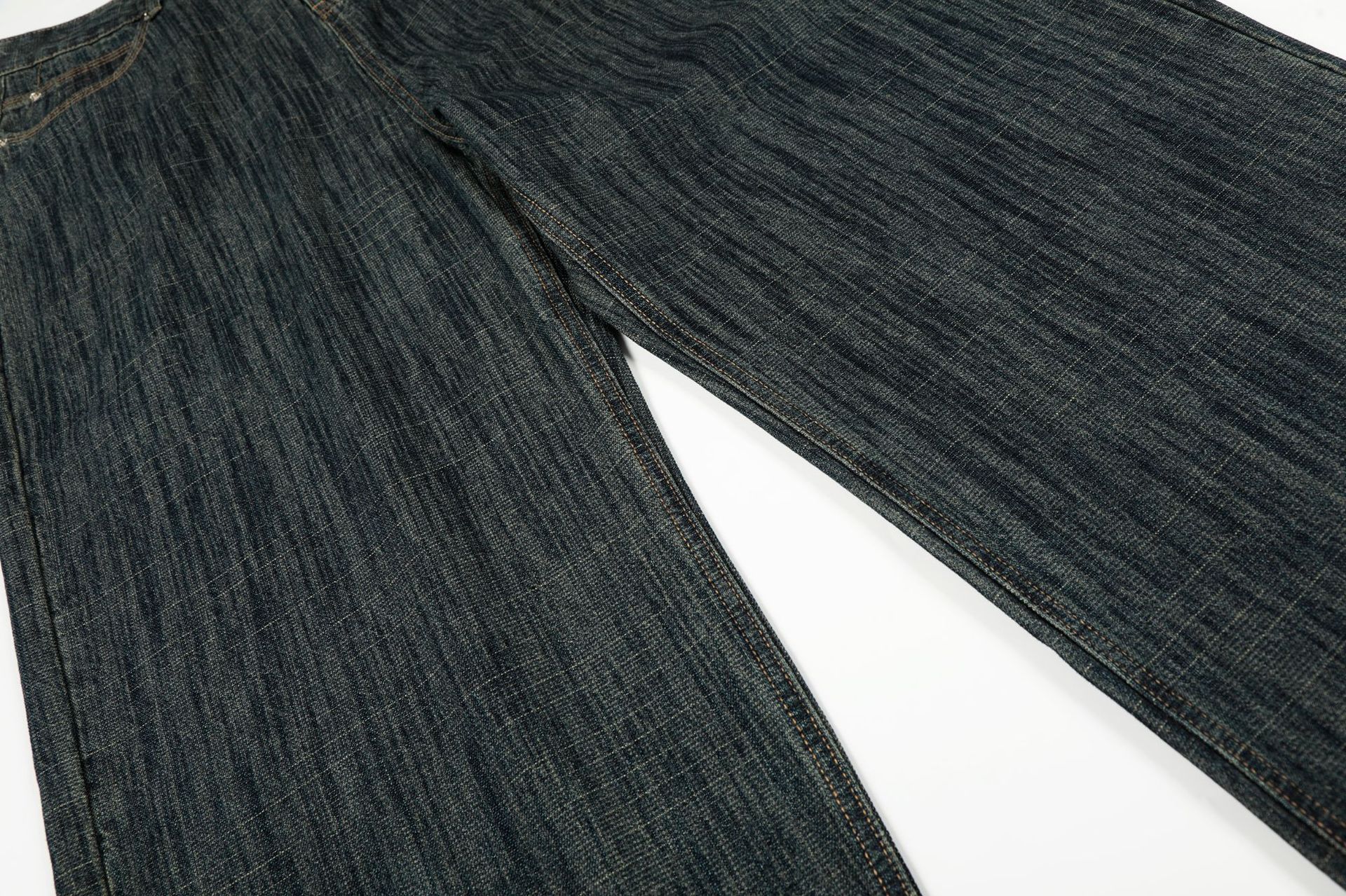 Jean homme vintage rayé délavé, coupe ample, fermeture boutonnée, style streetwear décontracté_voghion.com