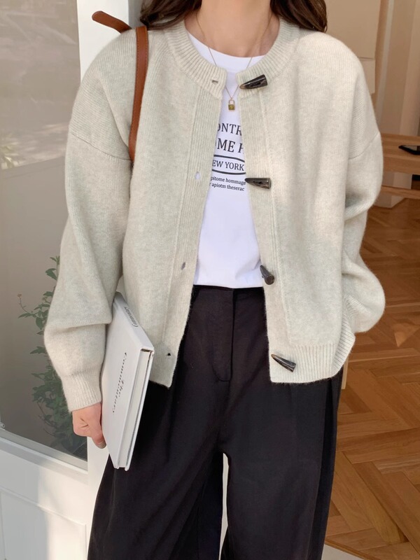 花卡色气质高级感牛角扣毛衣开衫女2025新款韩系宽松百搭针织外套|undefined