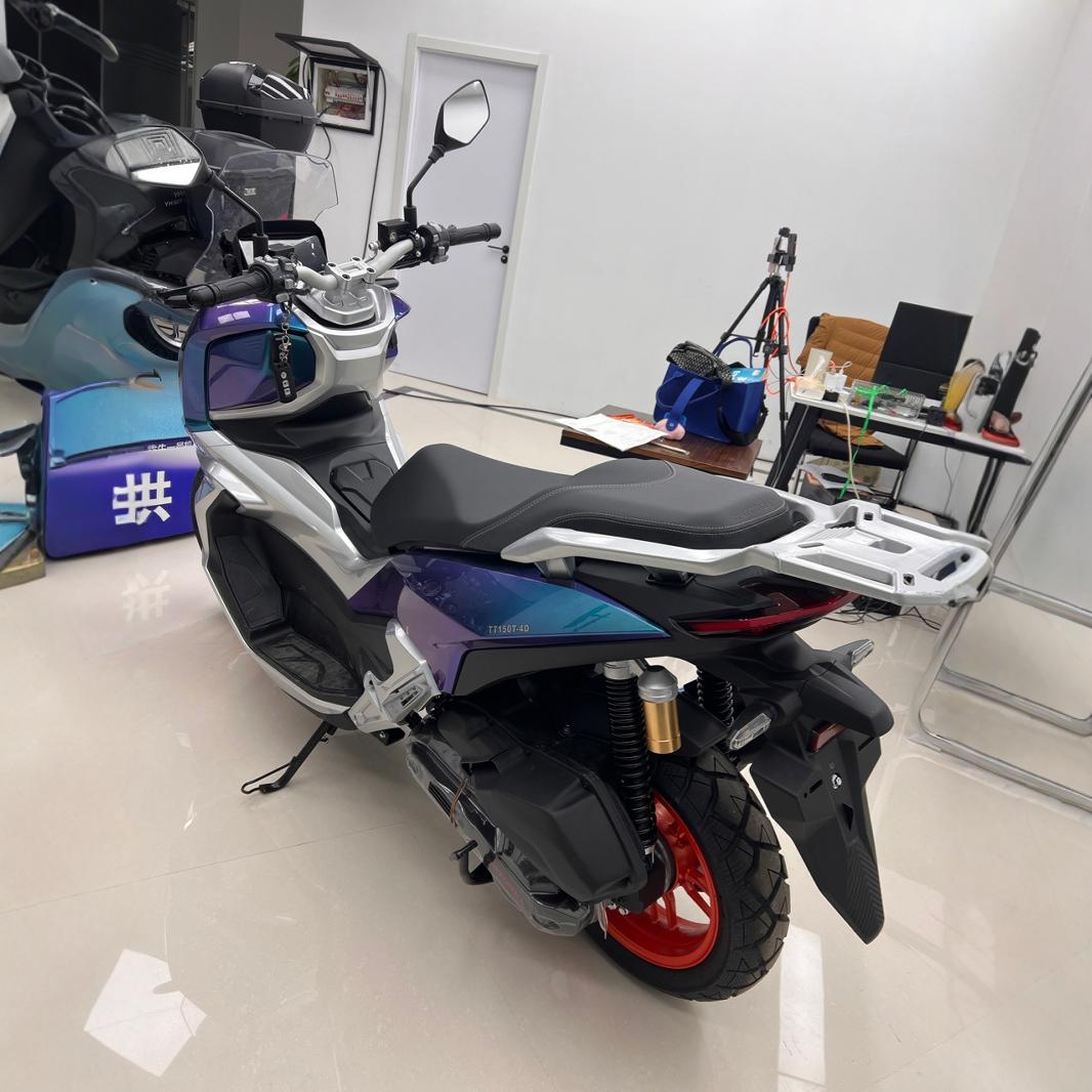 Exportación de modelo transfronterizo ADV150 motocicleta de pedal grande