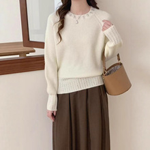 韩版温柔风领口钉珠设计感圆领套头针织衫女秋冬新款百搭毛衣上衣