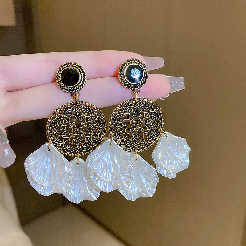 Серебряная игла из жемчуга, модные серьги в цветочном стиле, светлая роскошь, тренд сезона, стиль высшего качества, оптовая продажа