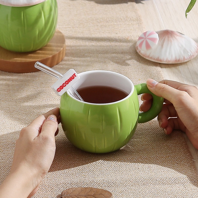 Creativo en el viento de verano taza de coco, corazón de una niña de alto valor facial, taza de cerámica encantadora, taza de agua de gran capacidad con tapa image 4