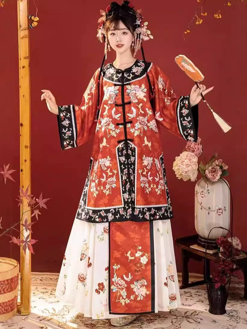 Цинханьская женская одежда с круглым вырезом