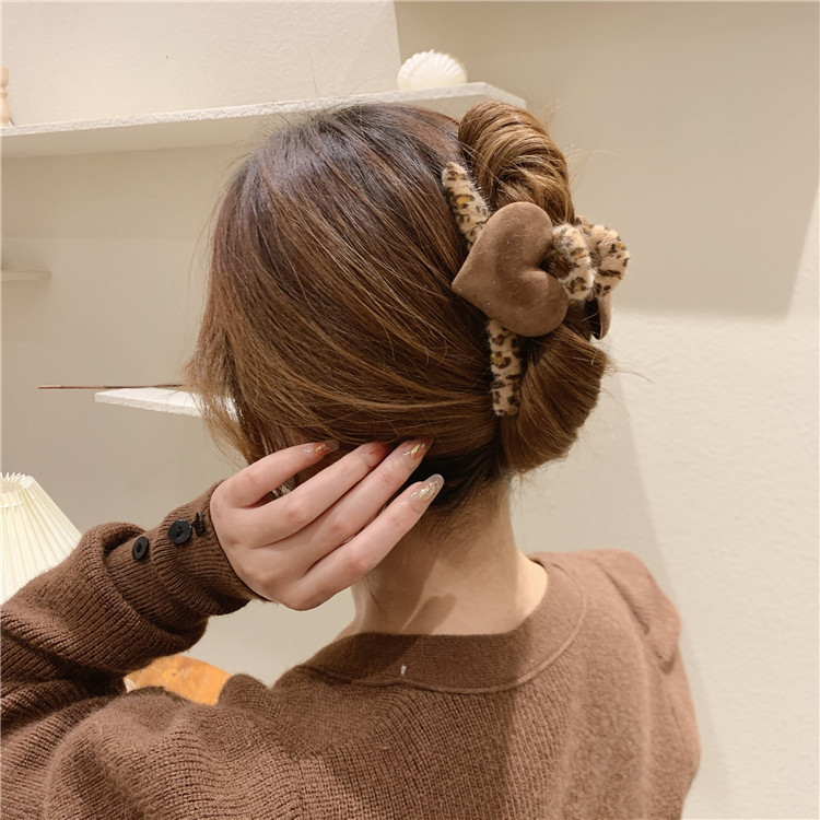 Heart Shape, Leopard Pattern Women's Sweet Heart Shape Leopard Plush Hair Claws