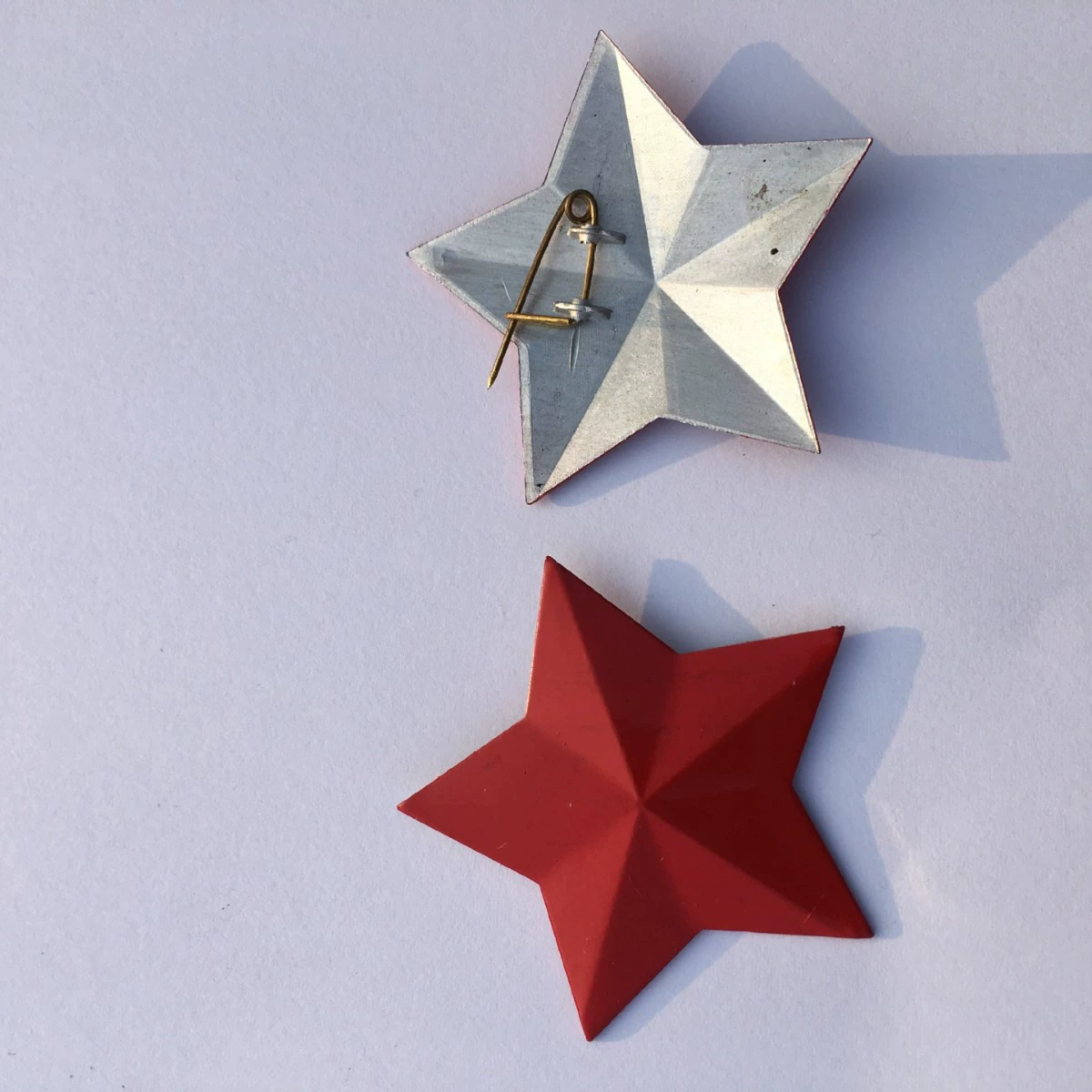 Алюминиевая краска красная пятиконечная звезда Золотая пятиконечная звезда значок Кепка значок Ретро Ностальгический красный металл