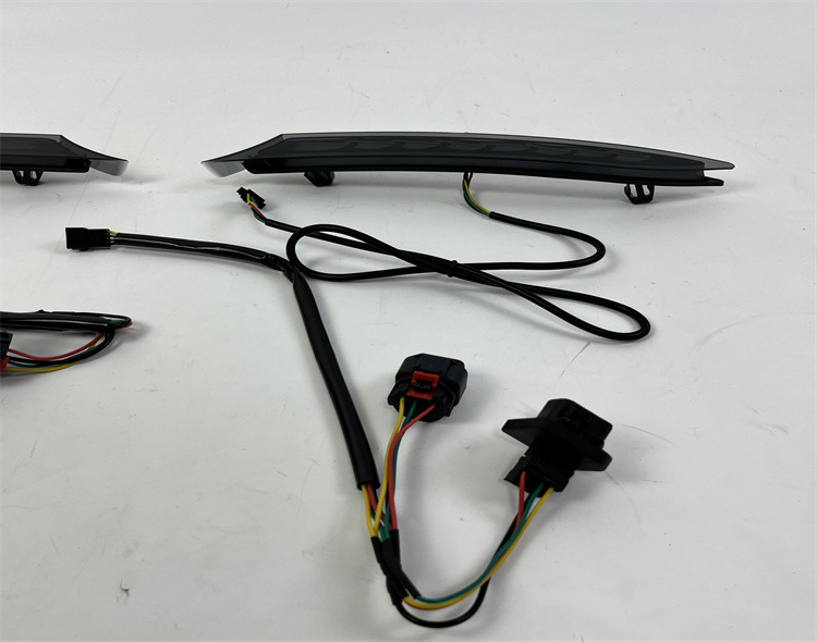 Suitable for 20-22 BMW new 3 Series rear bumper light flowing water 3 Series modified rear fog light running water turn light