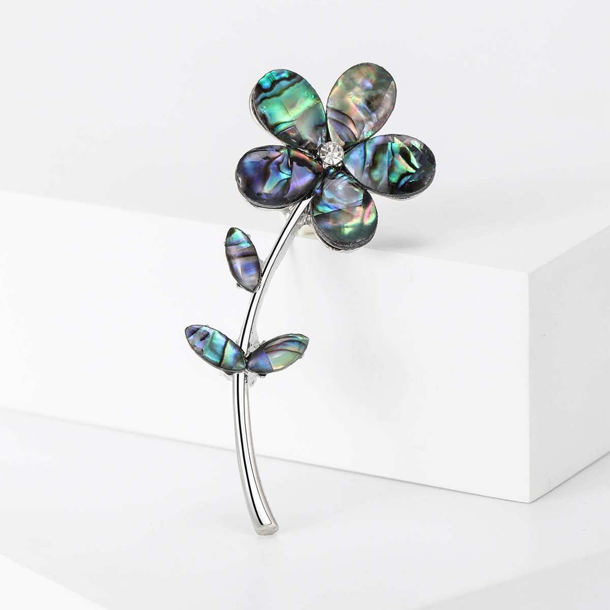 Alloy Material Flower Pattern Retro Pin Flower Alloy Inlay Shell Women's Brooches