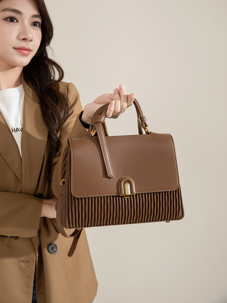 Fashionable Women's Handbag Large Capacity Soft Leather Crossbody_voghion.com