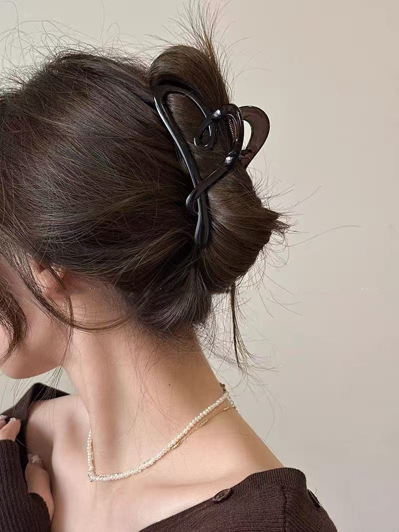 Glossy tea black love heart