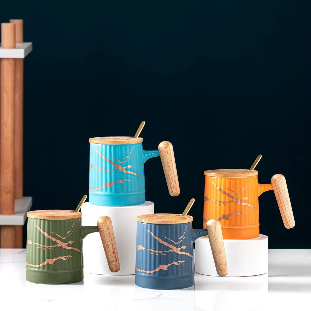 Estilo nórdico vintage mango de madera cerámica taza con tapa cuchara jaspear oro café Oficina taza agua