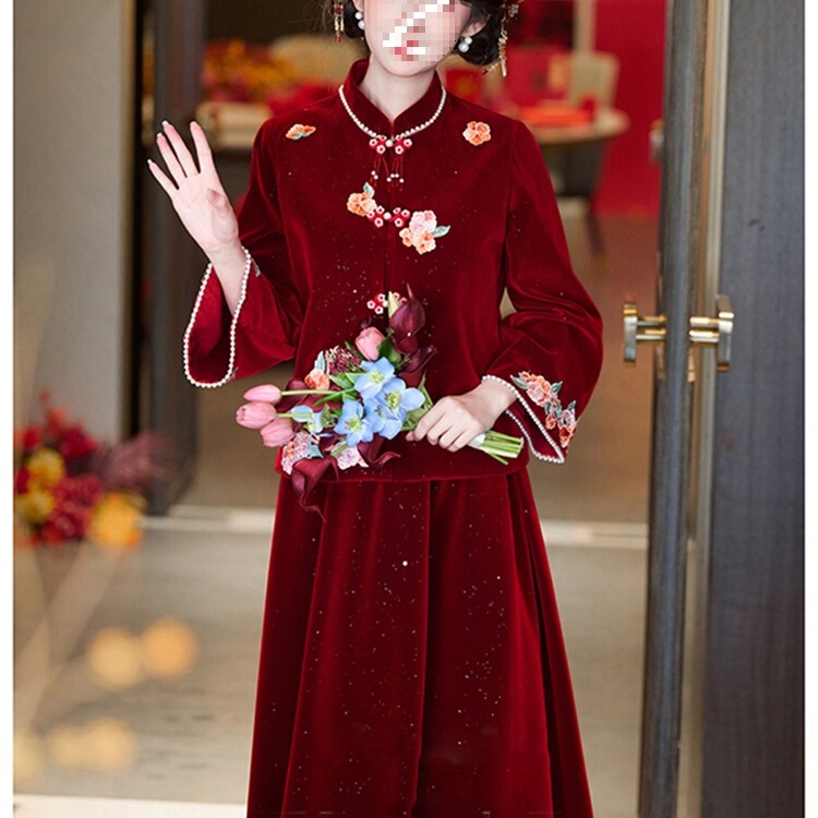 New Chinese Style Xiuhe Suit for Brides, Fleece-Lined Toast Dress for Women, 2025 Winter New High-End Engagement Wedding Dress Set