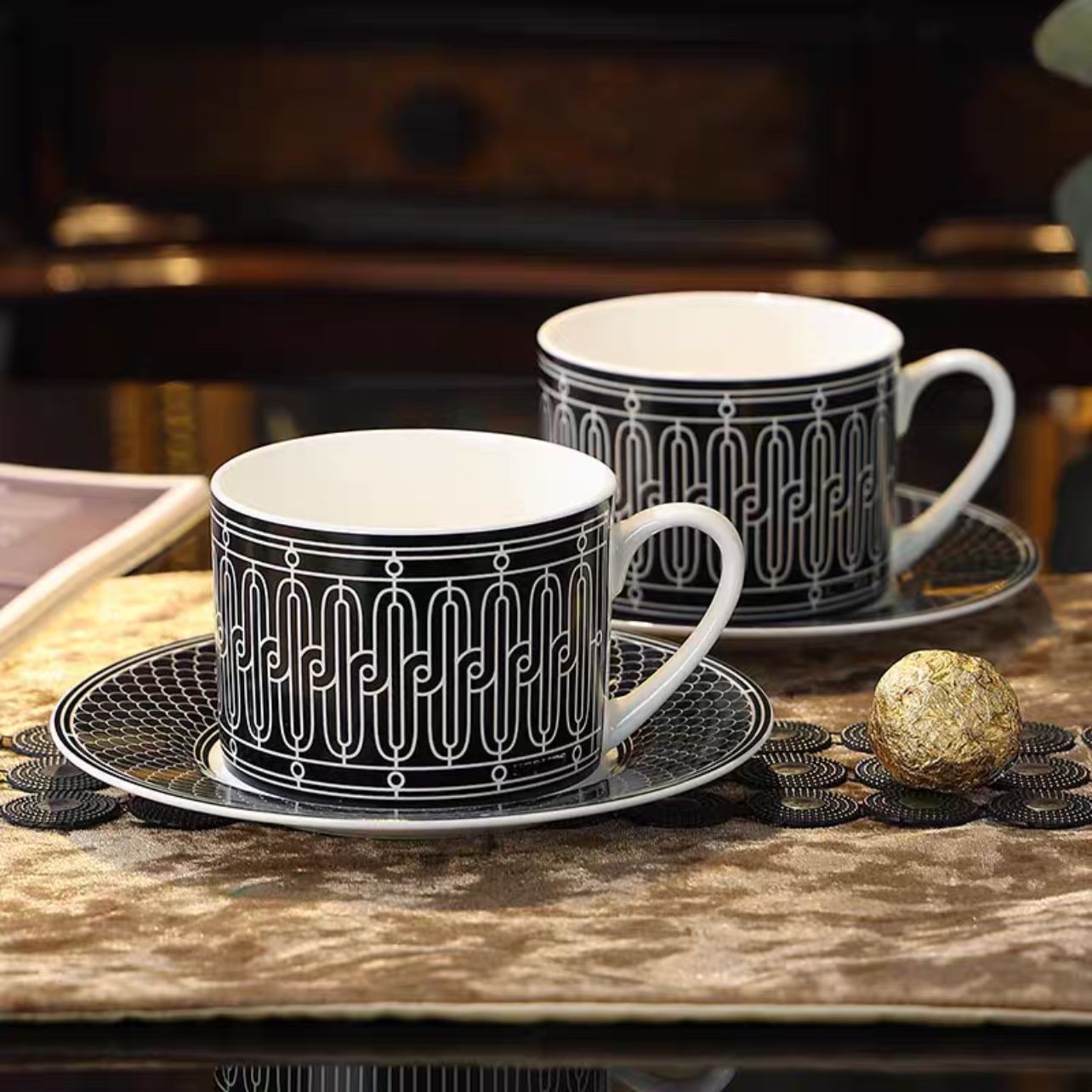 Corte europea transfronteriza retrógrada taza de café de porcelana casera doble taza de plato taza de cerámica taza de té de la tarde pareja