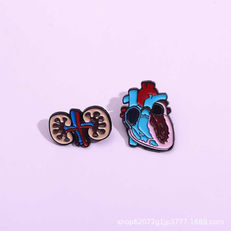 All Seasons Season Cartoon Style Pin Heart Skull Alloy Stoving Varnish Unisex Brooches