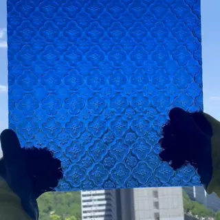 蓝色海棠压花玻璃 3-6mm 多规格可选 全屋装修隔断 定制磨边打孔