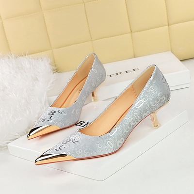237-28 European and American style banquet with shallow metal pointed toe graffiti pattern for trimming feet and slimmin
