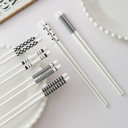 Hepburn simple ceramic chopsticks, easy to clean, high temperature resistance, healthy internet celebrity, high appearance, bone china chopsticks for home use for eating, wholesale